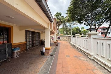 CORNER LOT 3 Storey Laman Oakleaf Bukit Antarabangsa Ampang Jaya Renovated For Sale   