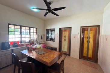 CORNER LOT 3 Storey Laman Oakleaf Bukit Antarabangsa Ampang Jaya Renovated For Sale   