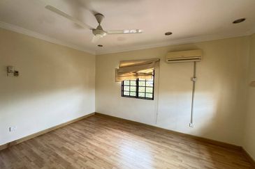 CORNER LOT 3 Storey Laman Oakleaf Bukit Antarabangsa Ampang Jaya Renovated For Sale   