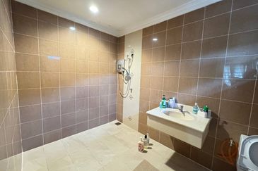 CORNER LOT 3 Storey Laman Oakleaf Bukit Antarabangsa Ampang Jaya Renovated For Sale   