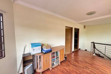 CORNER LOT 3 Storey Laman Oakleaf Bukit Antarabangsa Ampang Jaya Renovated For Sale   