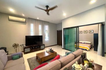 Double Storey Semi D Sunway Eastwood Taman Equine Park Seri Kembangan Renovated For Sale   