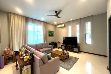 Double Storey Semi D Sunway Eastwood Taman Equine Park Seri Kembangan Renovated For Sale   