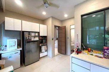 Double Storey Semi D Sunway Eastwood Taman Equine Park Seri Kembangan Renovated For Sale   