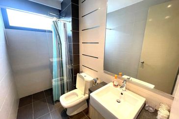 Double Storey Semi D Sunway Eastwood Taman Equine Park Seri Kembangan Renovated For Sale   