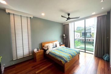 Double Storey Semi D Sunway Eastwood Taman Equine Park Seri Kembangan Renovated For Sale   