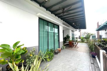 Double Storey Semi D Sunway Eastwood Taman Equine Park Seri Kembangan Renovated For Sale   
