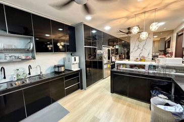 RENOVATED Double Storey Semi D Bayu Perdana, Seksyen 11 Kota Damansara Petaling Jaya For Sale  