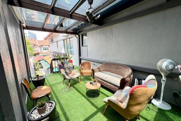 RENOVATED Double Storey Semi D Bayu Perdana, Seksyen 11 Kota Damansara Petaling Jaya For Sale  