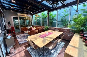 RENOVATED Double Storey Semi D Bayu Perdana, Seksyen 11 Kota Damansara Petaling Jaya For Sale   