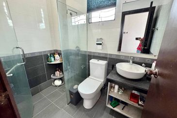 RENOVATED Double Storey Semi D Bayu Perdana, Seksyen 11 Kota Damansara Petaling Jaya For Sale   