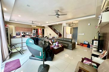 Double Storey Semi D Sunway Eastwood Taman Equine Park Seri Kembangan Renovated For Sale   