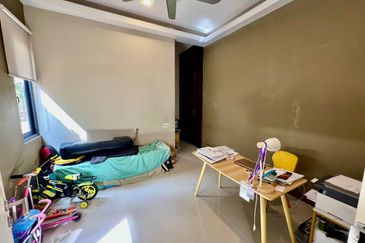 Double Storey Semi D Sunway Eastwood Taman Equine Park Seri Kembangan Renovated For Sale   