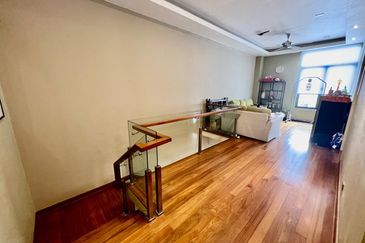 Double Storey Semi D Sunway Eastwood Taman Equine Park Seri Kembangan Renovated For Sale   