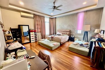 Double Storey Semi D Sunway Eastwood Taman Equine Park Seri Kembangan Renovated For Sale   