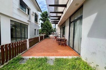 Double Storey Semi D Sunway Eastwood Taman Equine Park Seri Kembangan Renovated For Sale   