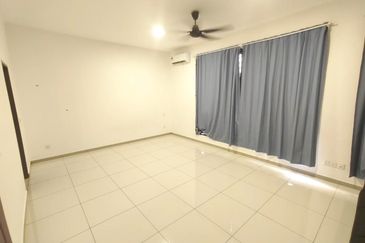 Avis 2 @ Setia Alam Sari