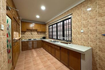 USJ 17 Subang Jaya Double Storey Semi D For Sale Freehold  