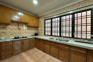 USJ 17 Subang Jaya Double Storey Semi D For Sale Freehold  