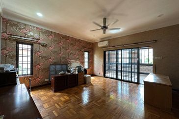 USJ 17 Subang Jaya Double Storey Semi D For Sale Freehold  