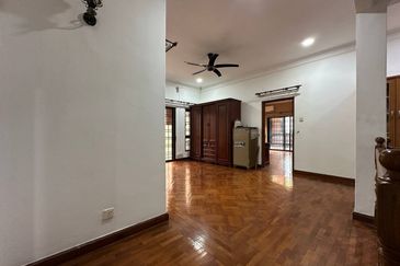 USJ 17 Subang Jaya Double Storey Semi D For Sale Freehold  