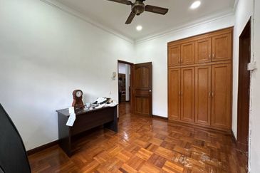 USJ 17 Subang Jaya Double Storey Semi D For Sale Freehold  