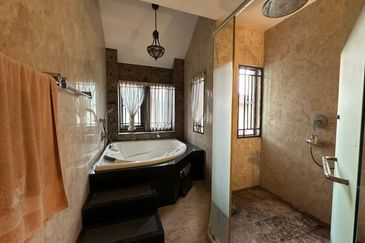 USJ 17 Subang Jaya Double Storey Bungalow For Sale Freehold  