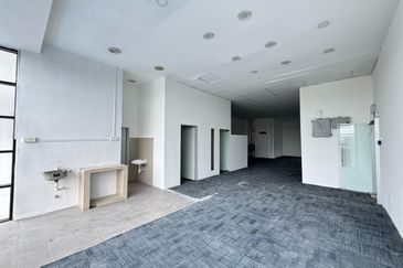 Perindustrian Tekno Jelutong 3 Storey Semi D Jalan Kerawang Bukit Jelutong Seksyen U8 Shah Alam For Sale Freehold  