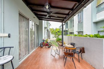 Parkfield Residences, Tropicana Heights