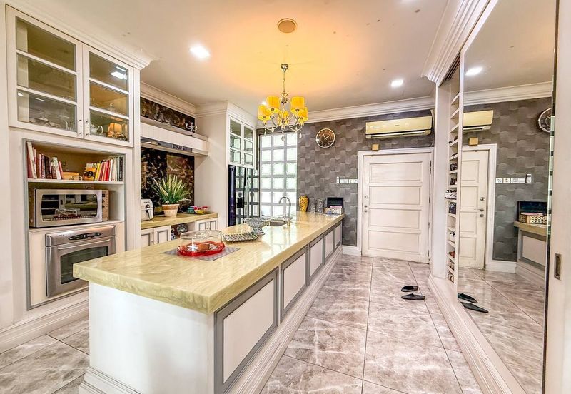 Seksyen 8, Kota Damansara