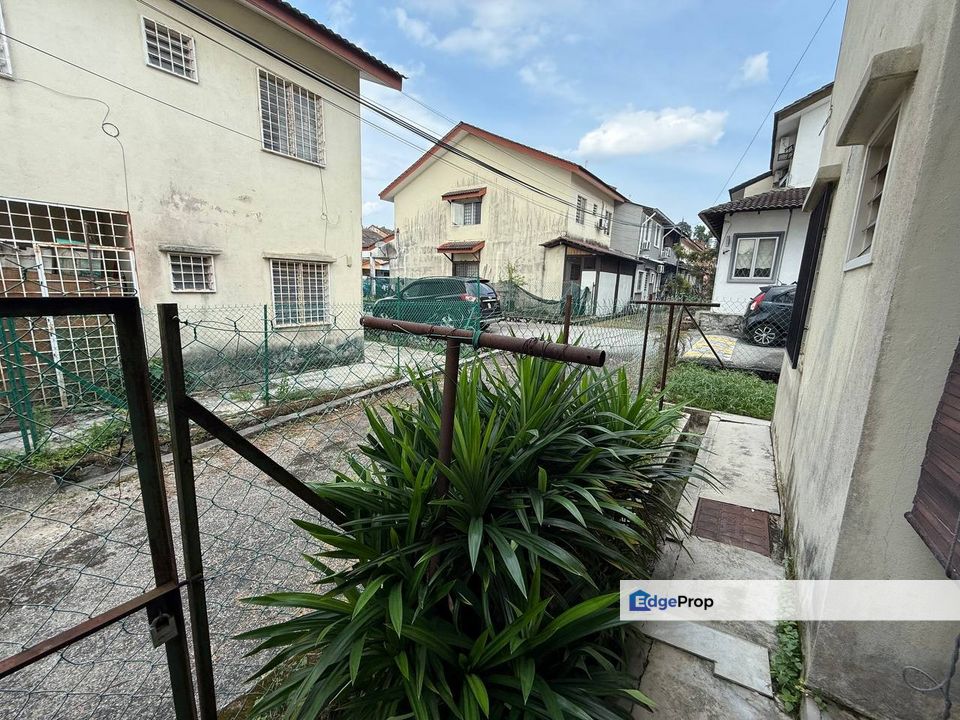 Jalan Cerdik Taman Universiti Kajang End Lot Double Storey Terrace For Sale Freehold , Selangor, Bangi