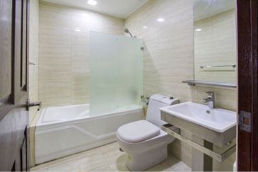 {LOAN SUBSIDY} 2-4Rooms Monthly RM1,700 KL Midvalley With MRT Full Furnished