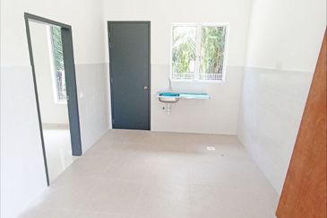 FREEHOLD INDAHVILLE 4 Single Storey Terrace Pulau Indah, Port Klang