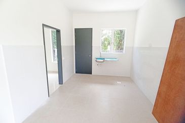 FREEHOLD INDAHVILLE 4 Single Storey Terrace Pulau Indah, Port Klang