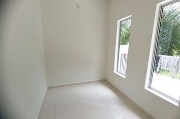 FREEHOLD INDAHVILLE 4 Single Storey Terrace Pulau Indah, Port Klang