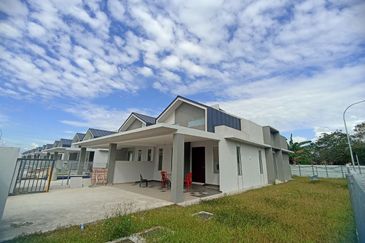 SEMI D DESAVILLE 3 Single Storey Pekan Meru Klang, Jalan Kasban