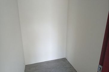 SEMI D DESAVILLE 3 Single Storey Pekan Meru Klang, Jalan Kasban