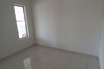 SEMI D DESAVILLE 3 Single Storey Pekan Meru Klang, Jalan Kasban