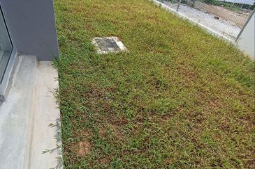 SEMI D DESAVILLE 3 Single Storey Pekan Meru Klang, Jalan Kasban