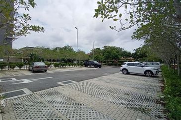 Aura Residence @ Precint 8