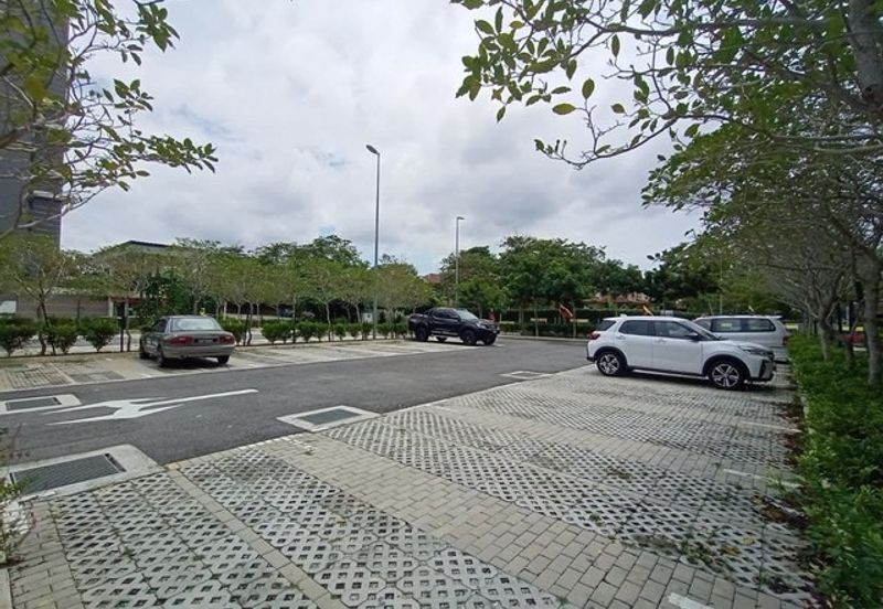 Aura Residence @ Precint 8