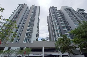 Aura Residence @ Precint 8