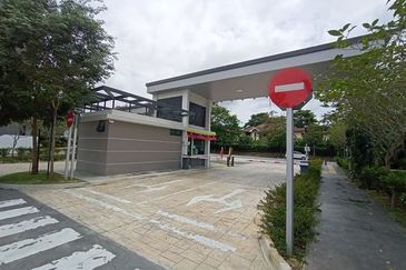 Aura Residence @ Precint 8