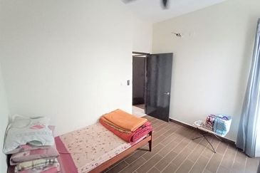 Aura Residence @ Precint 8