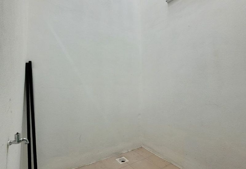 TAMAN BAYU INDERA, LUKUT