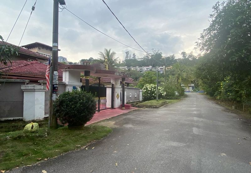Jalan Bukit Antarabangsa 