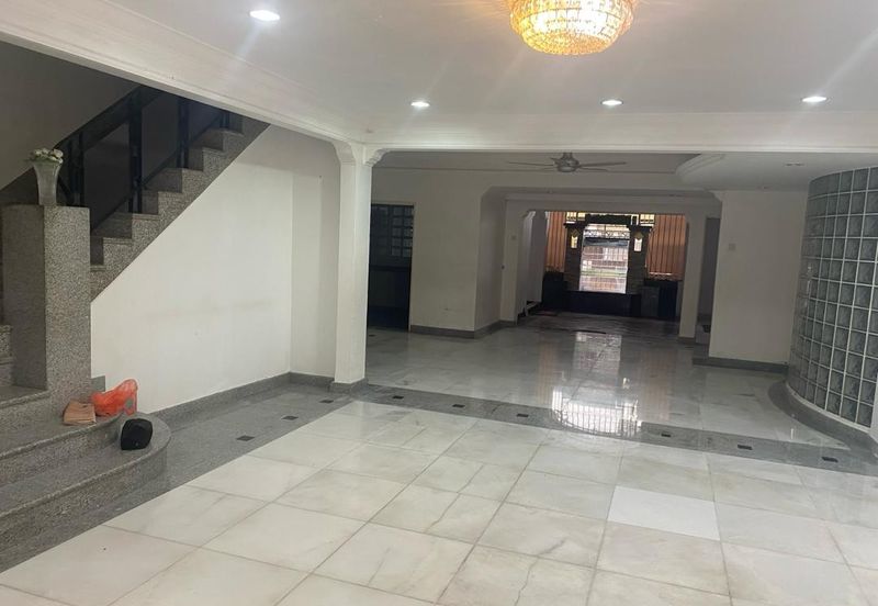 Jalan Bukit Antarabangsa 