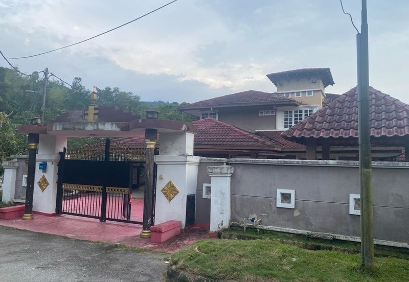 Jalan Bukit Antarabangsa 