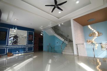 Verge 32 Taman Melawati 3 Storey Semi-D Ampang Renovated