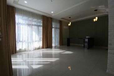 Verge 32 Taman Melawati 3 Storey Semi-D Ampang Renovated